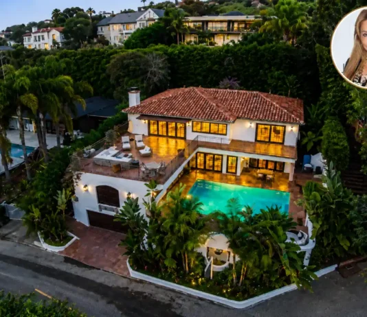Where does Faye Resnick live? Her Elegant $2.175 Million Hollywood Hills Home Revealed Faye Resnick Live: Elegant $2.175 Million Hollywood Hills Home