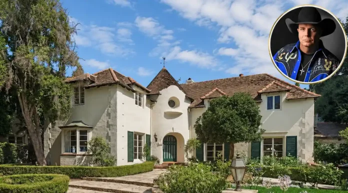 Where does Jon Brennan live? His $2 million in 1993 Amazing LA house revealed Where Does Jon Brennan Live? Inside His Beautiful Mediterranean-Style House