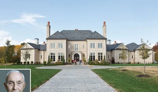 45,000 Square Feet: Les Wexner House Tour in New Albany, Ohio Les Wexner House
